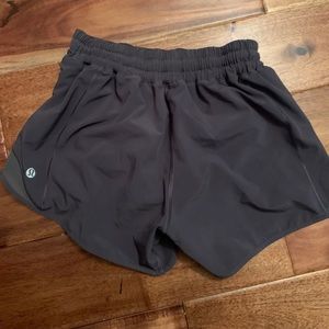 Women’s Lululemon gray Hotty Hot short
